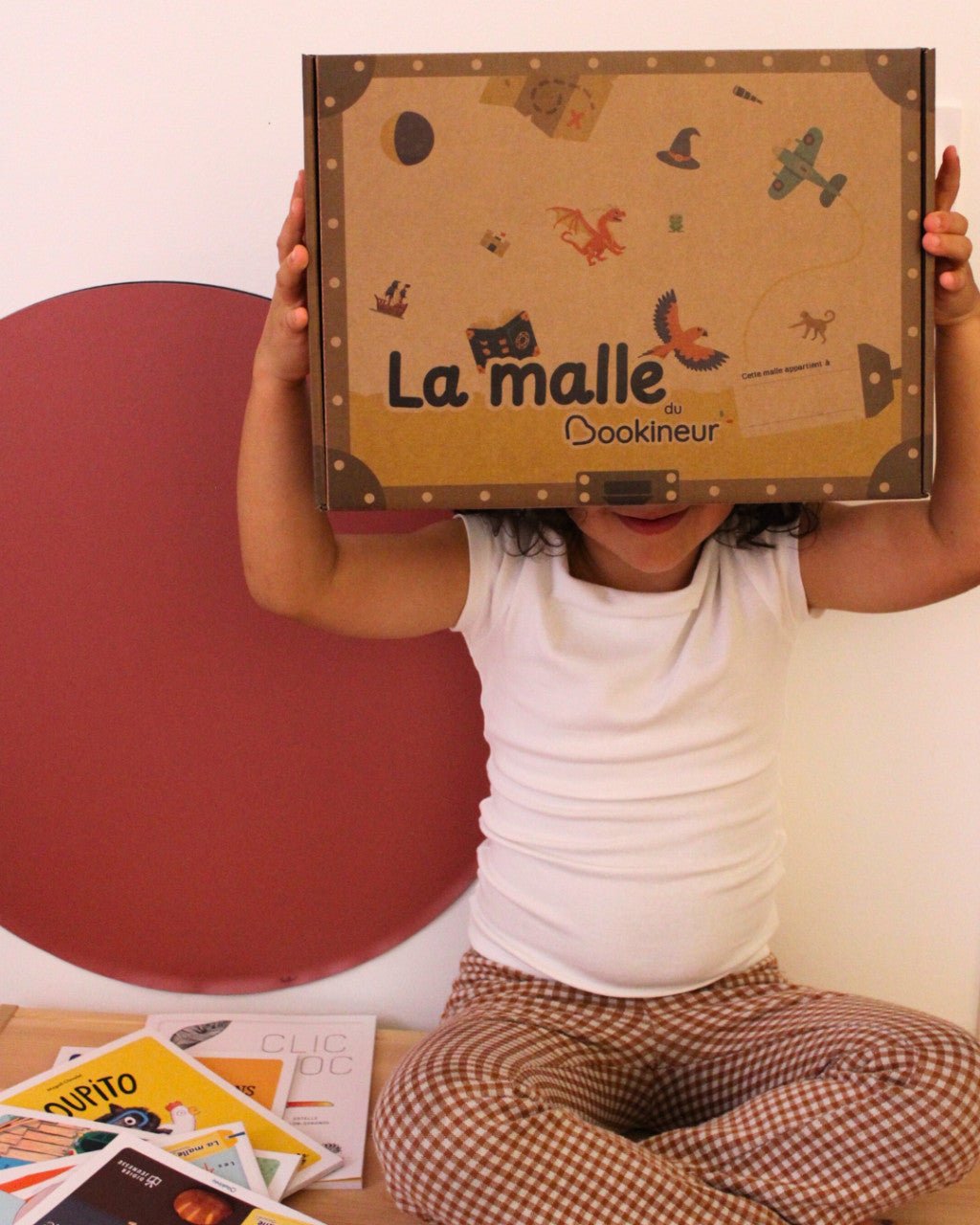 La malle du Bookineur enrichit le programme 2025-2026 de l’école maternelle - Bookinou (Pimely)