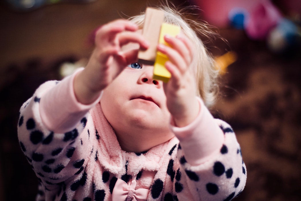 Appliquer la pédagogie Montessori à la maison