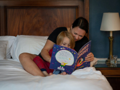 Lire avant de dormir : une bonne idée pour l'enfant ?