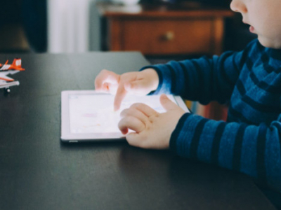 Risques des écrans pour les enfants : frein au développement cognitif