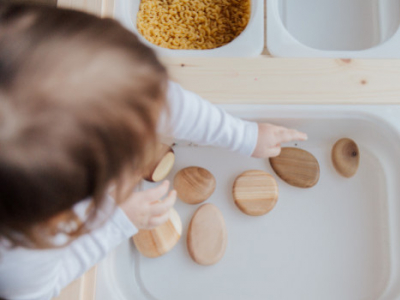 À la conquête de l'autonomie chez l'enfant avec la pédagogie Montessori